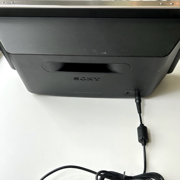 Sony RDP-X200iP Speaker, Bluetooth Compatible - Picture 7 of 8